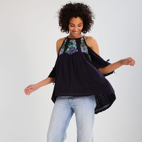 Free People Fast Times Peasant Top Cold Shoulder Embroidered Navy Blue Small NWT - Picture 4 of 10